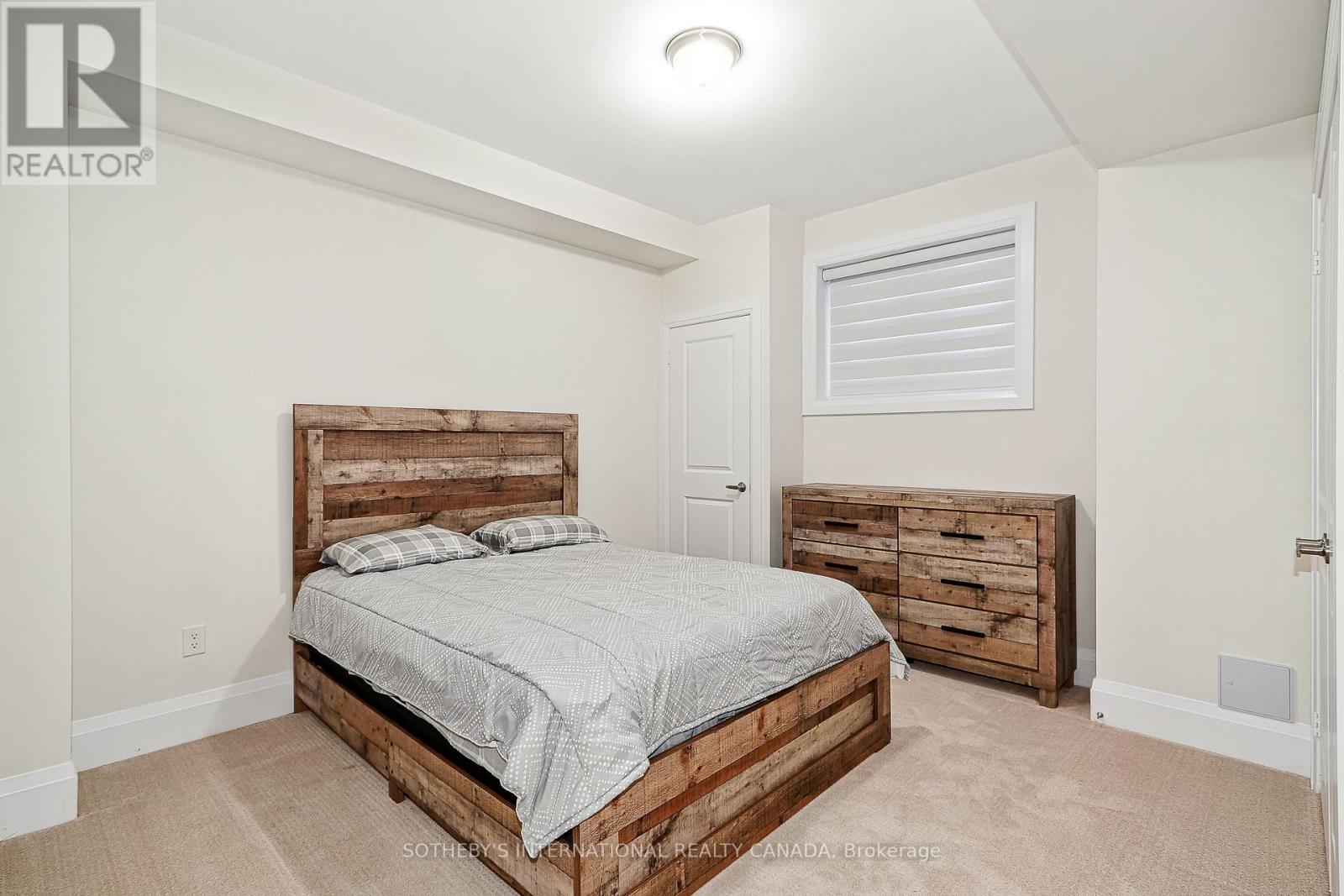 103 STONELEIGH DRIVE - 38