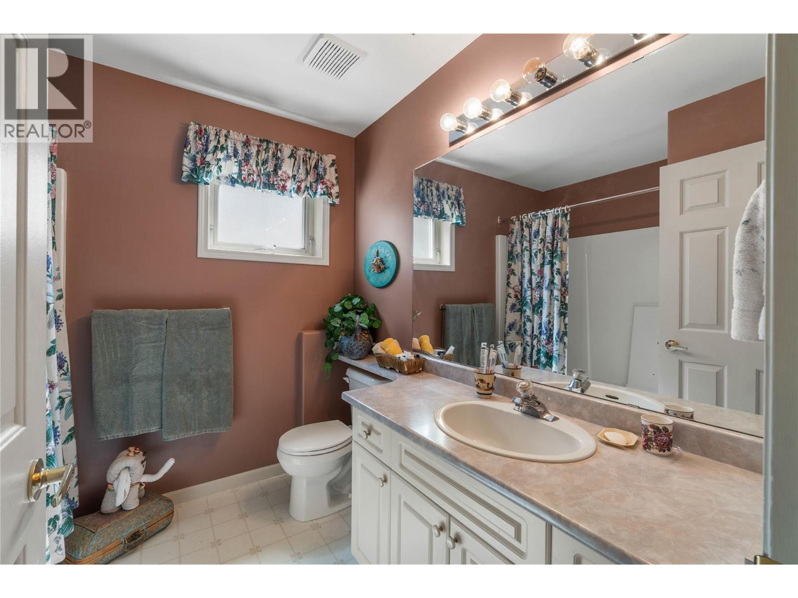 #20 255 PEMBERTON Terrace - 25