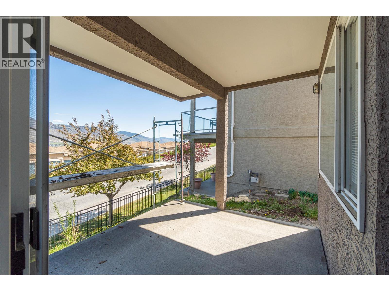 #20 255 PEMBERTON Terrace - 21