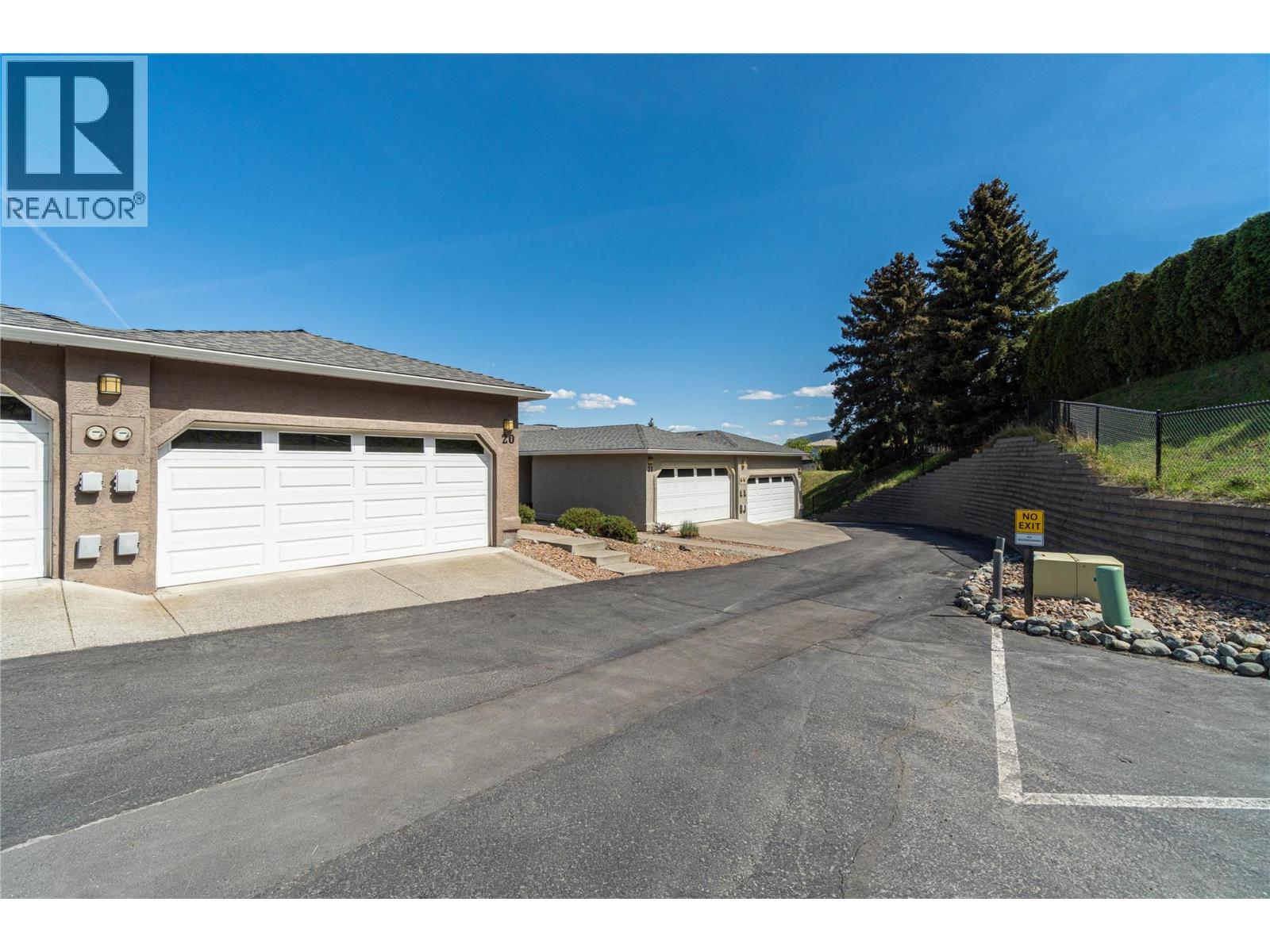 #20 255 PEMBERTON Terrace - 32