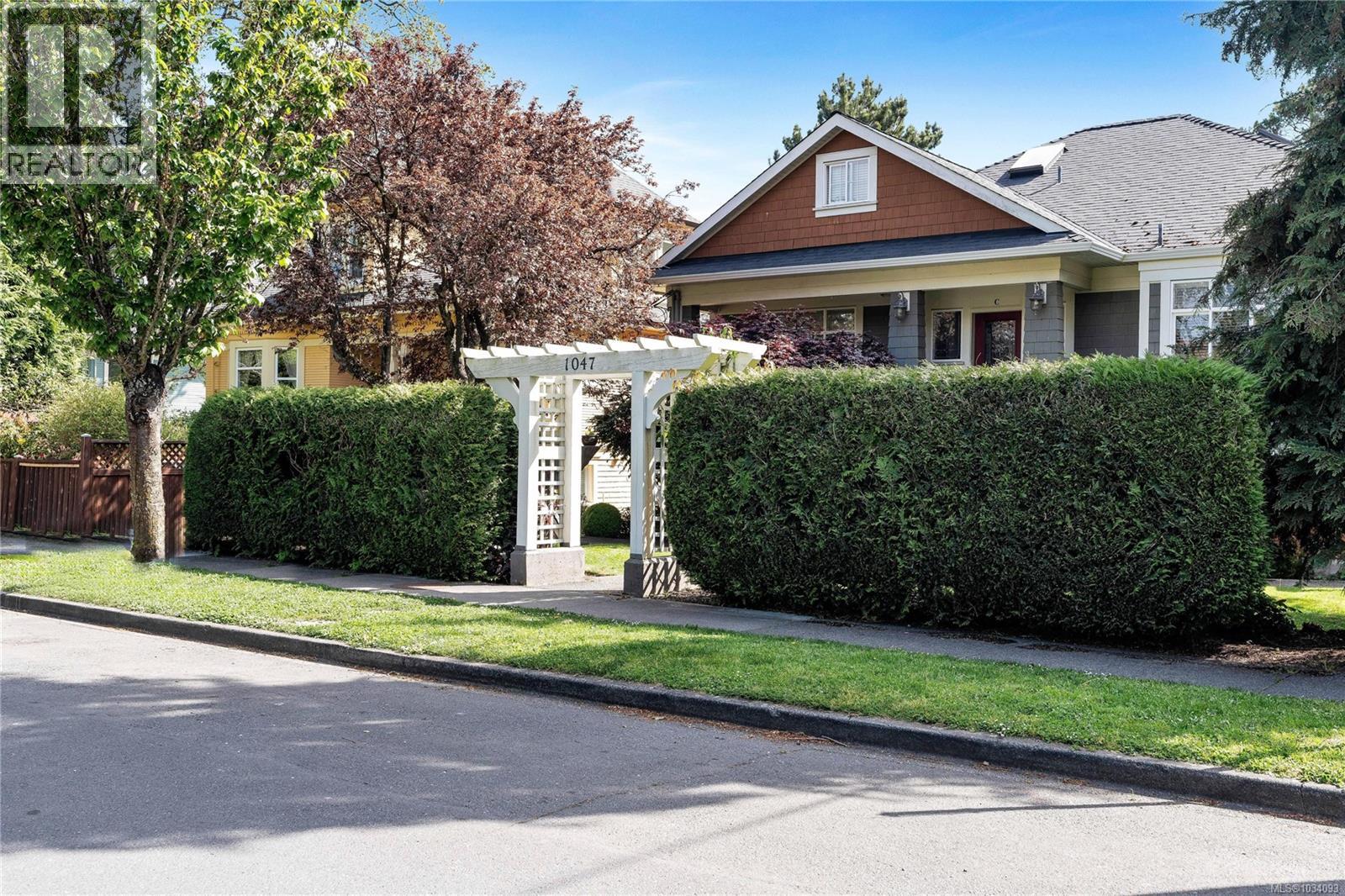 D 1047 Chamberlain St, Victoria