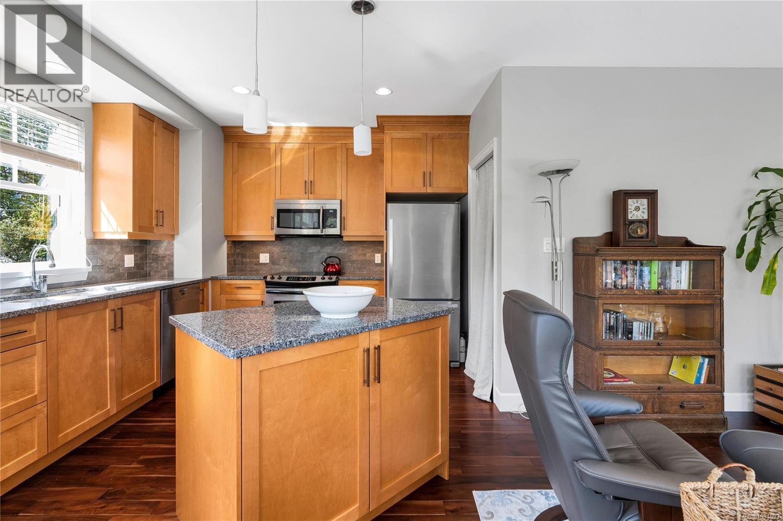 D 1047 Chamberlain St, Victoria