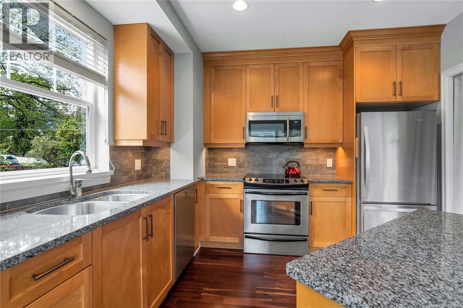 D 1047 Chamberlain St, Victoria