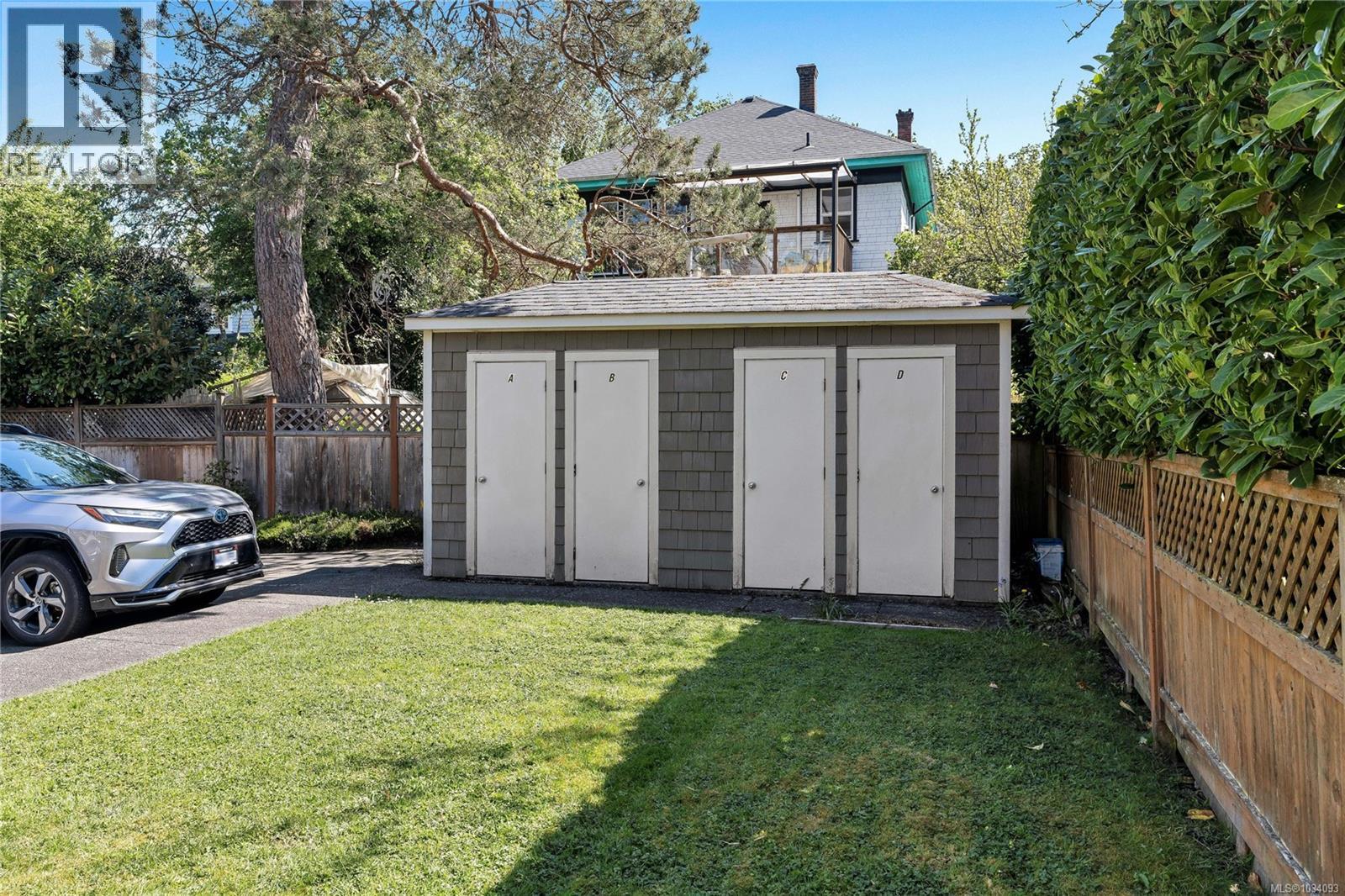 D 1047 Chamberlain St, Victoria