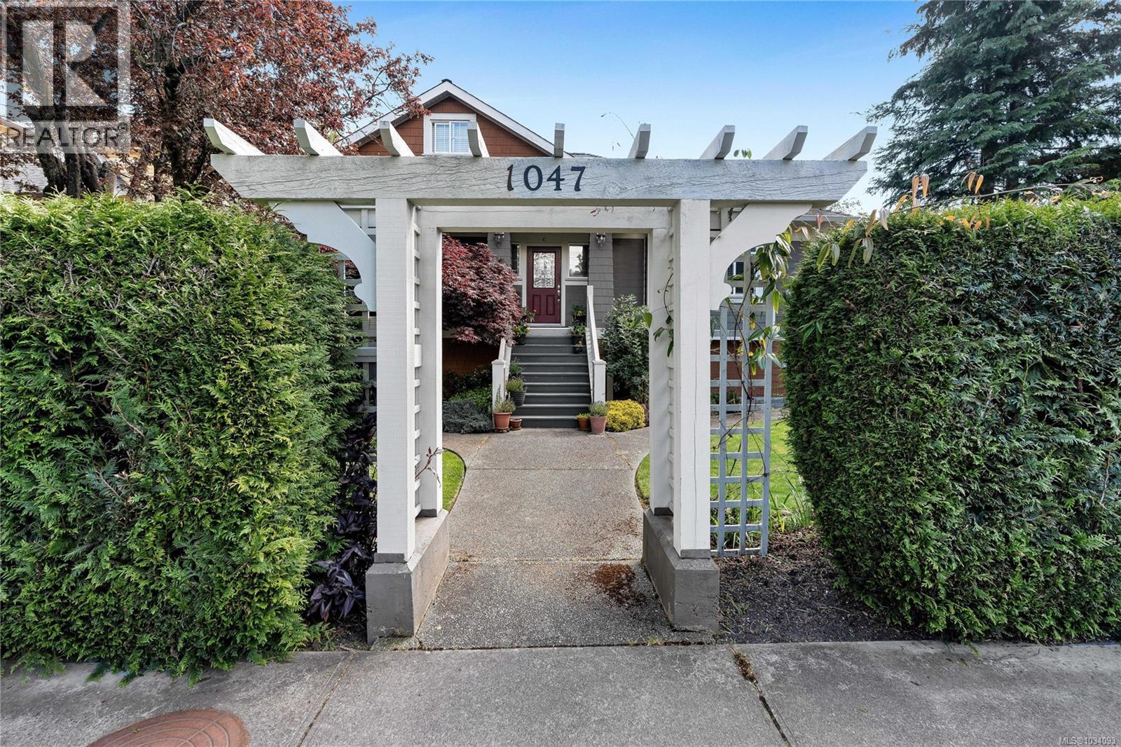 D 1047 Chamberlain St, Victoria