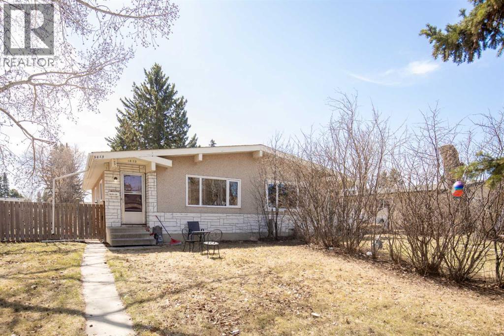 5615 56 Avenue, Lacombe