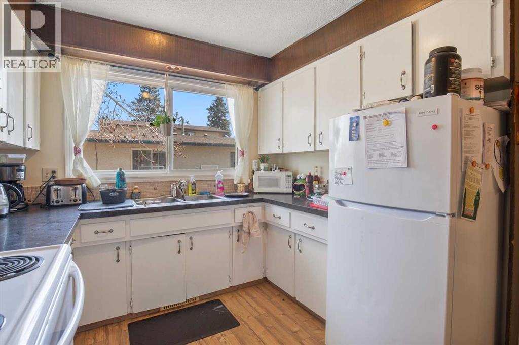 5615 56 Avenue, Lacombe