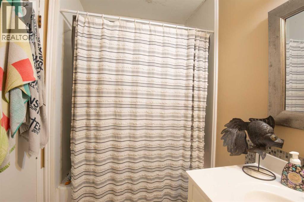 5615 56 Avenue, Lacombe