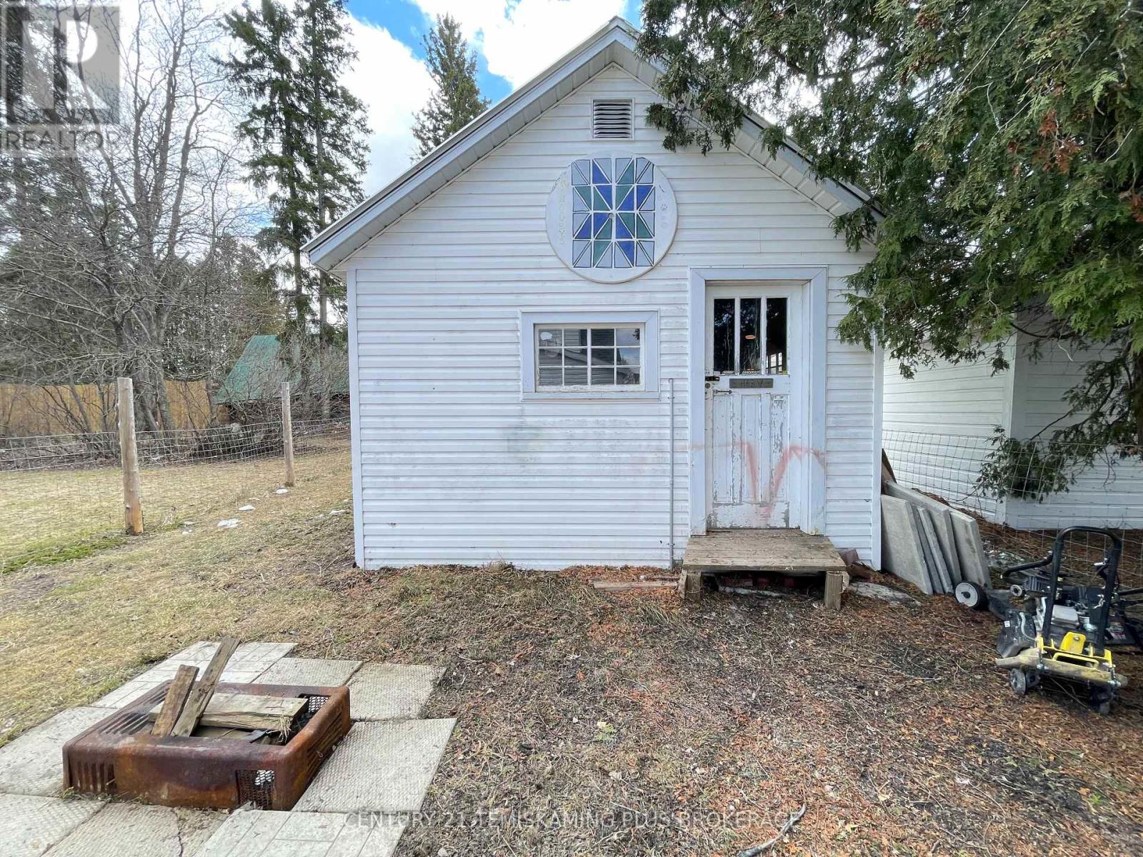 246 MCCAMUS AVENUE - 6