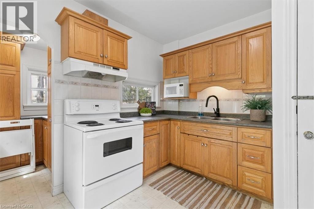 26 SYDNEY Street N, Kitchener, Ontario, N2H3L5 — Photo 8