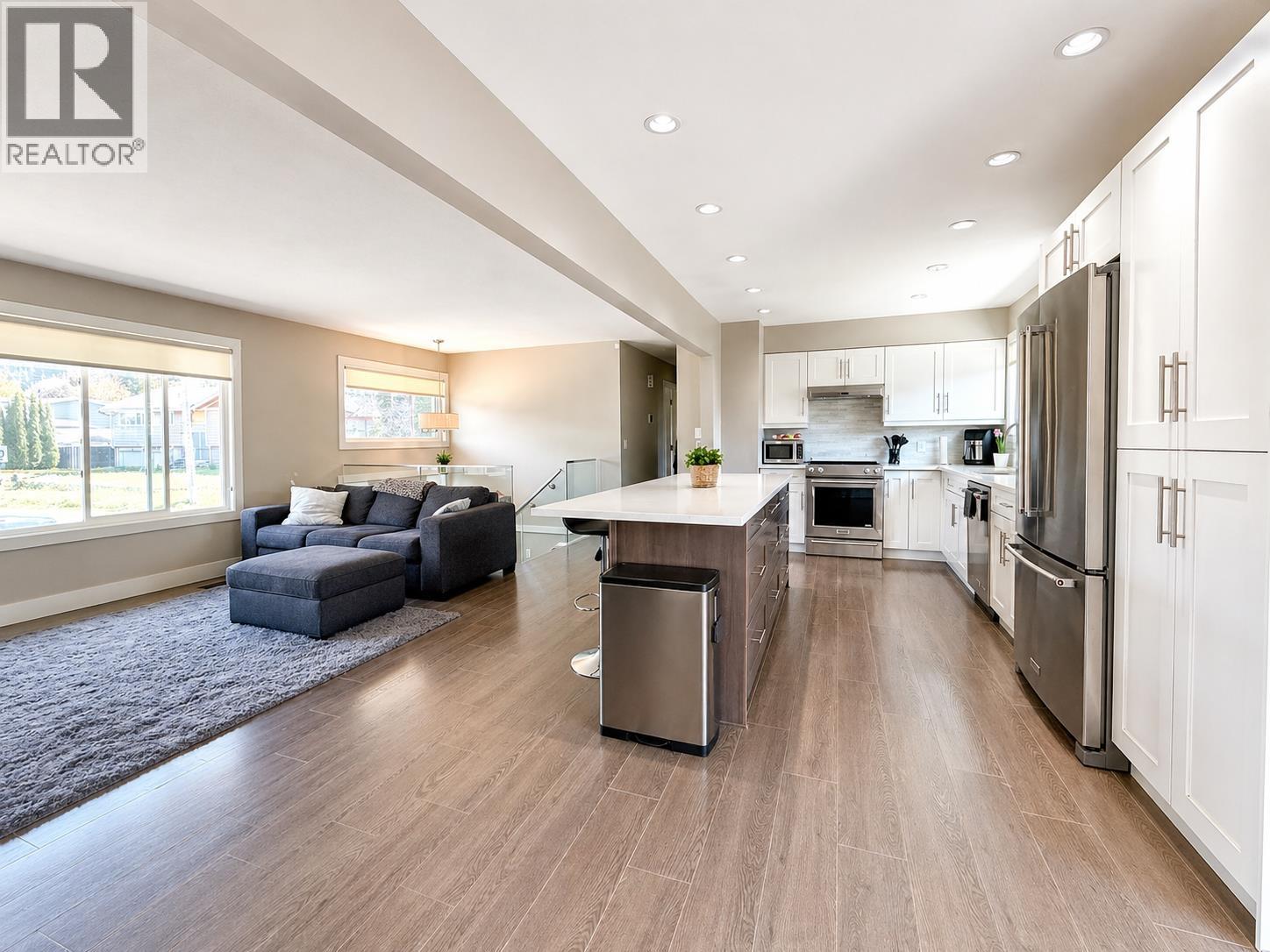 1820 CEDAR DRIVE, Squamish