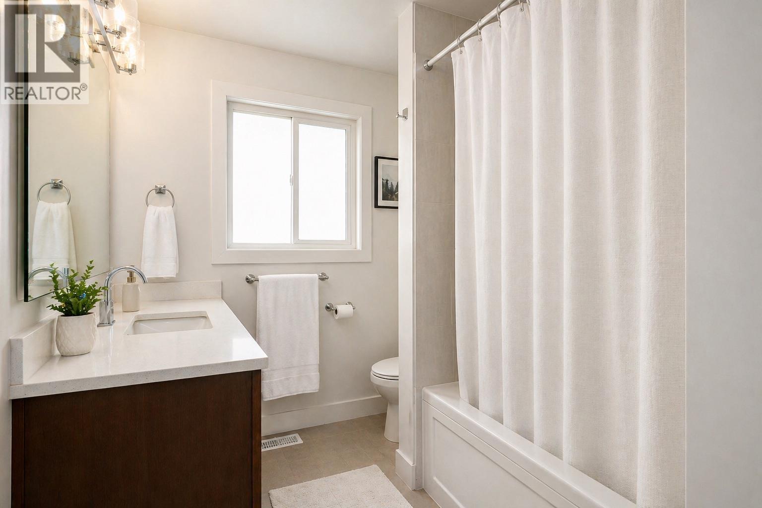 1820 CEDAR DRIVE, Squamish