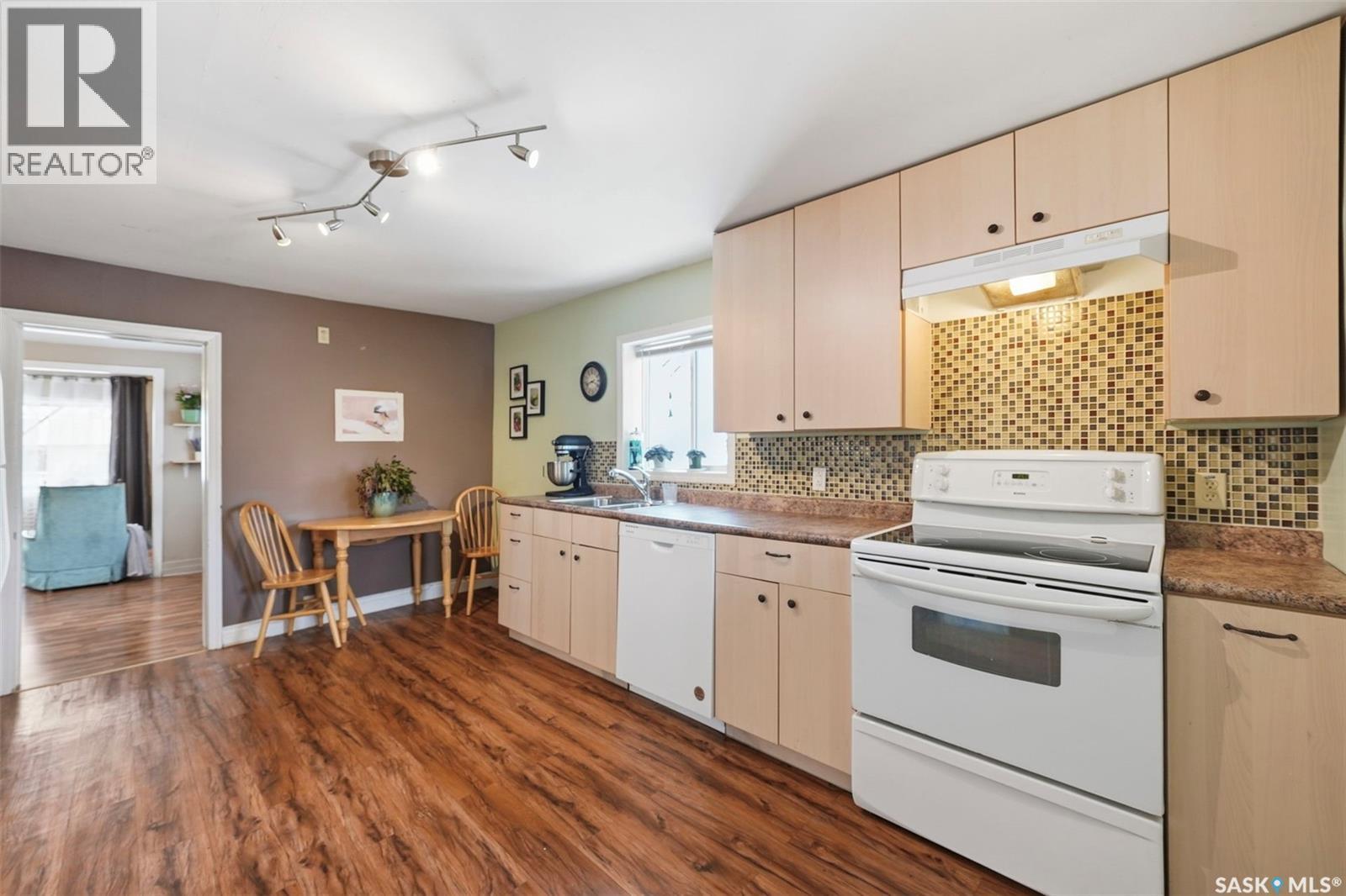 46 Bellamy AVENUE - 11