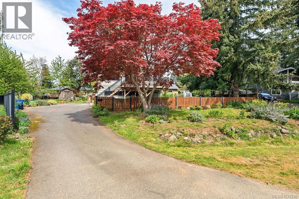 5362 Somerset Dr - Image 2