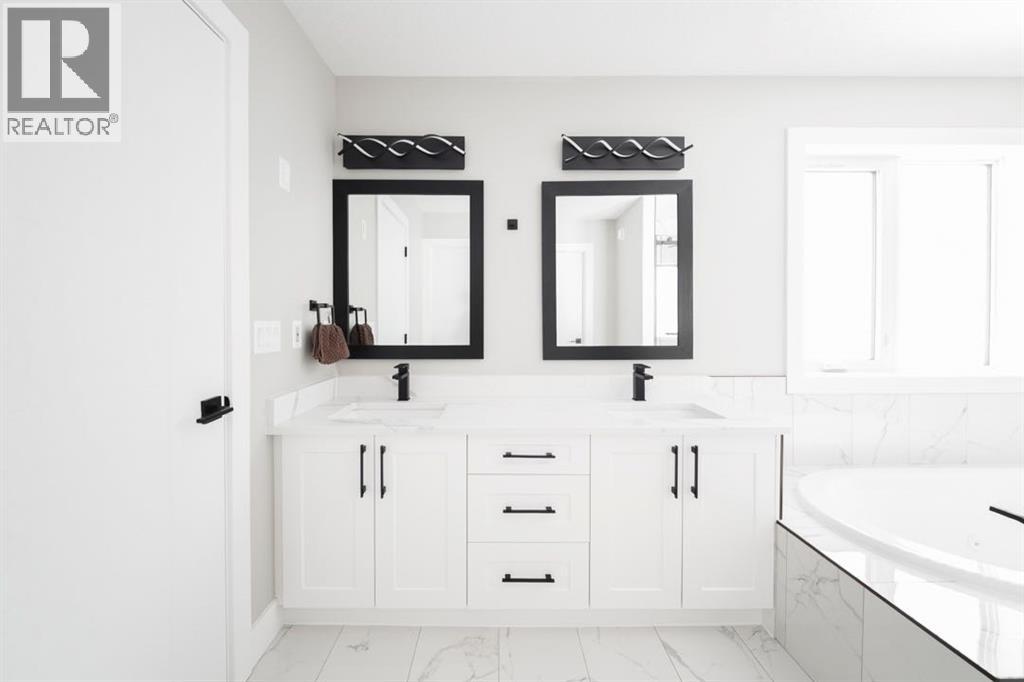 128 Stonecreek Landing, Fort McMurray