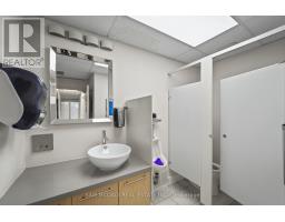 1645 Dundas Street W, Mississauga, ON L5C1E3 Photo 20
