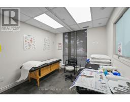 1645 Dundas Street W, Mississauga, ON L5C1E3 Photo 30