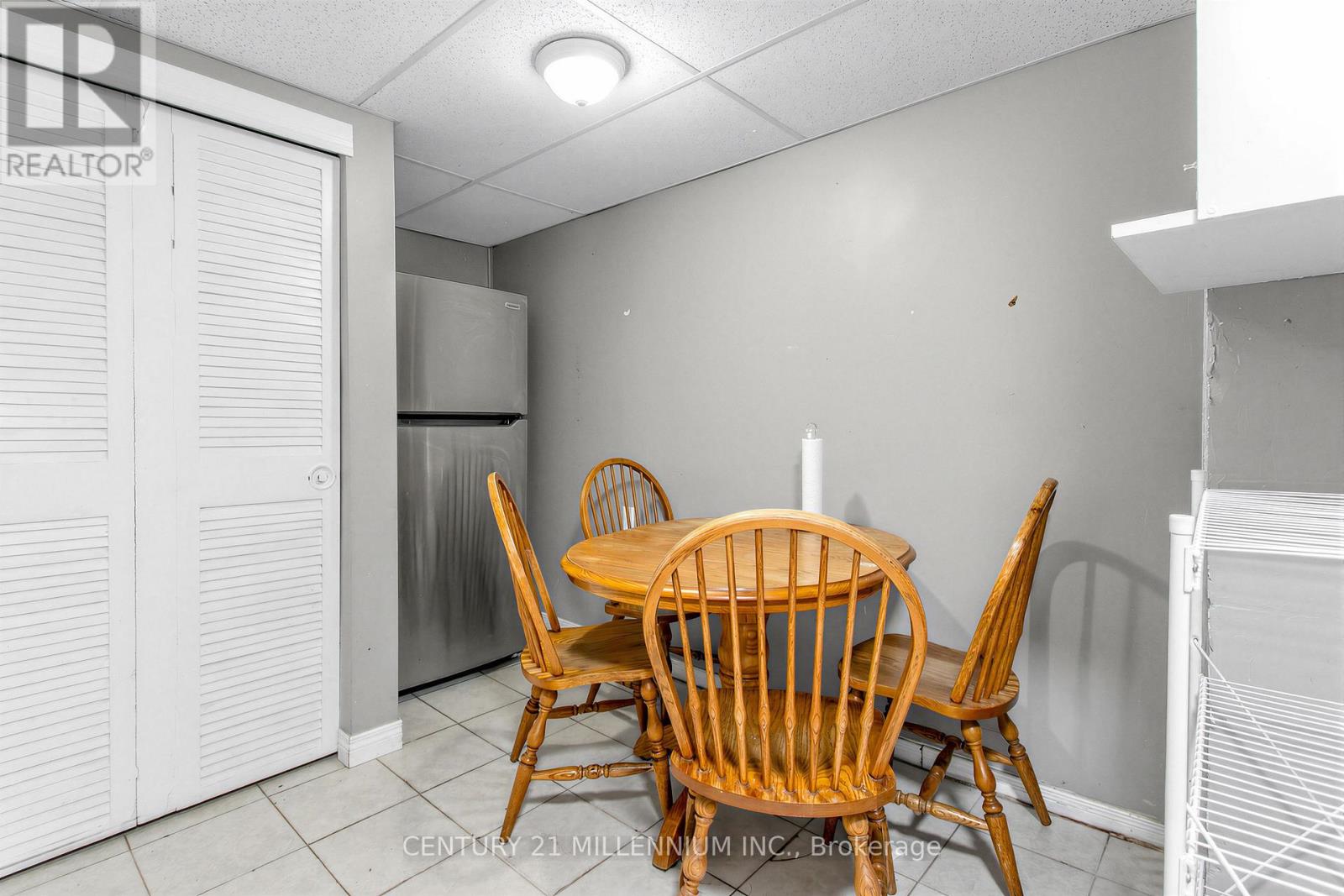 1426 WILSON AVENUE - 23