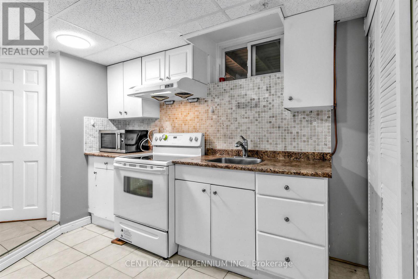 1426 WILSON AVENUE - 24