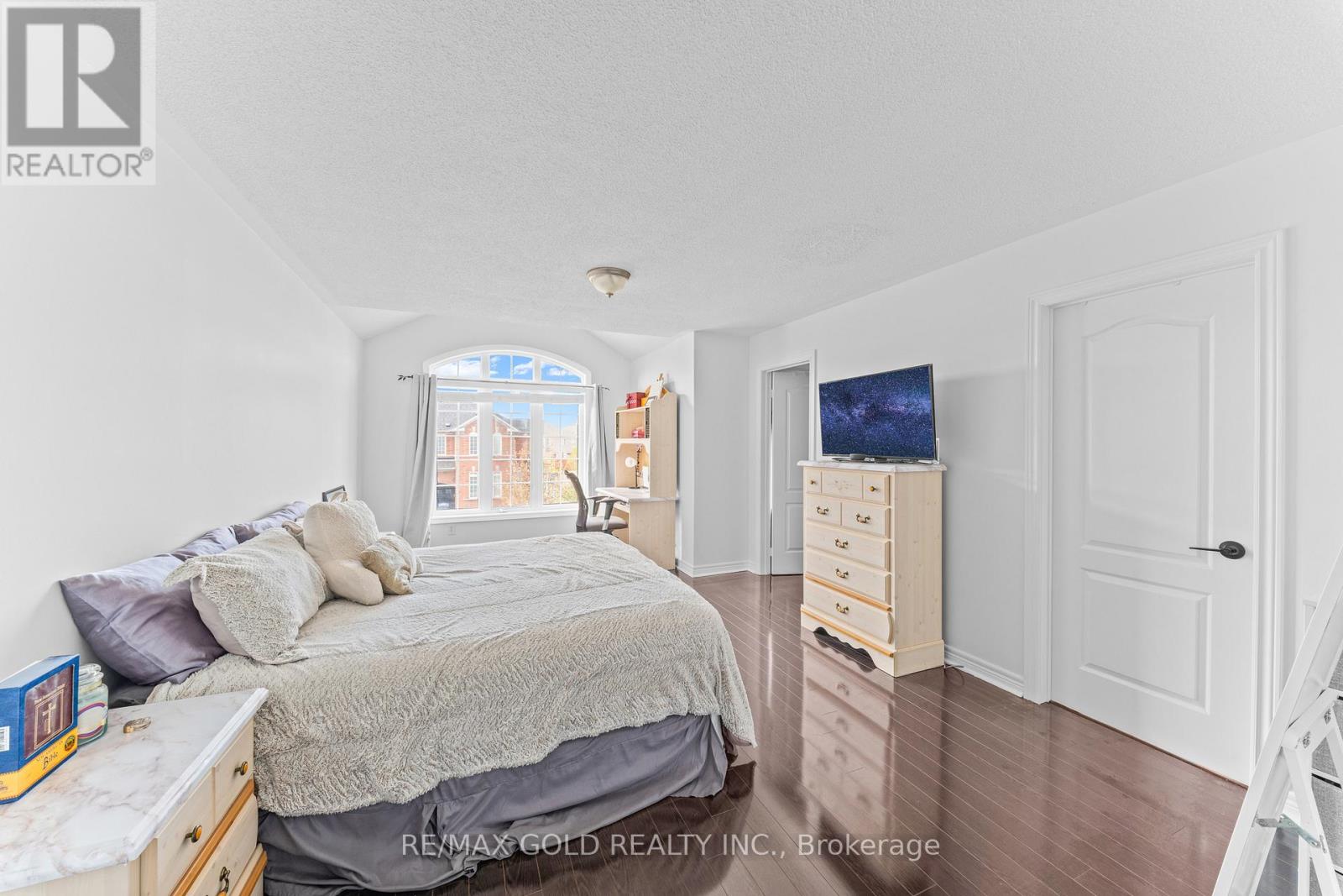 3 POWELL DRIVE - 43