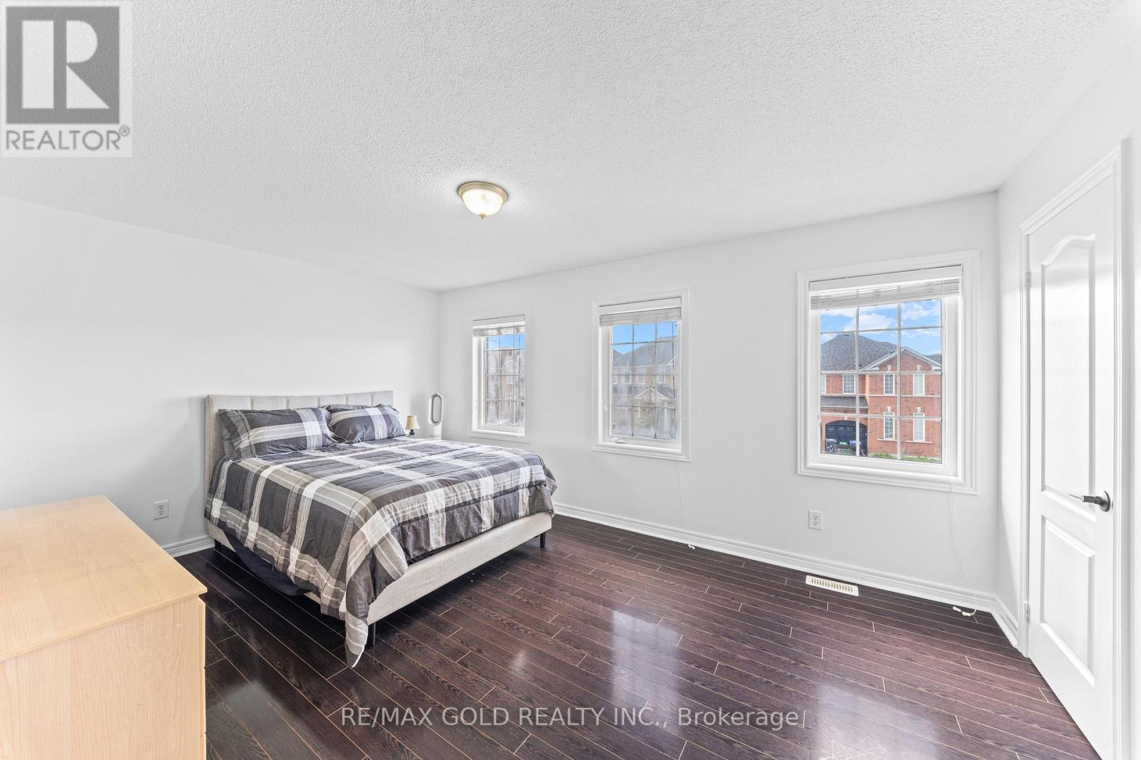 3 POWELL DRIVE - 45