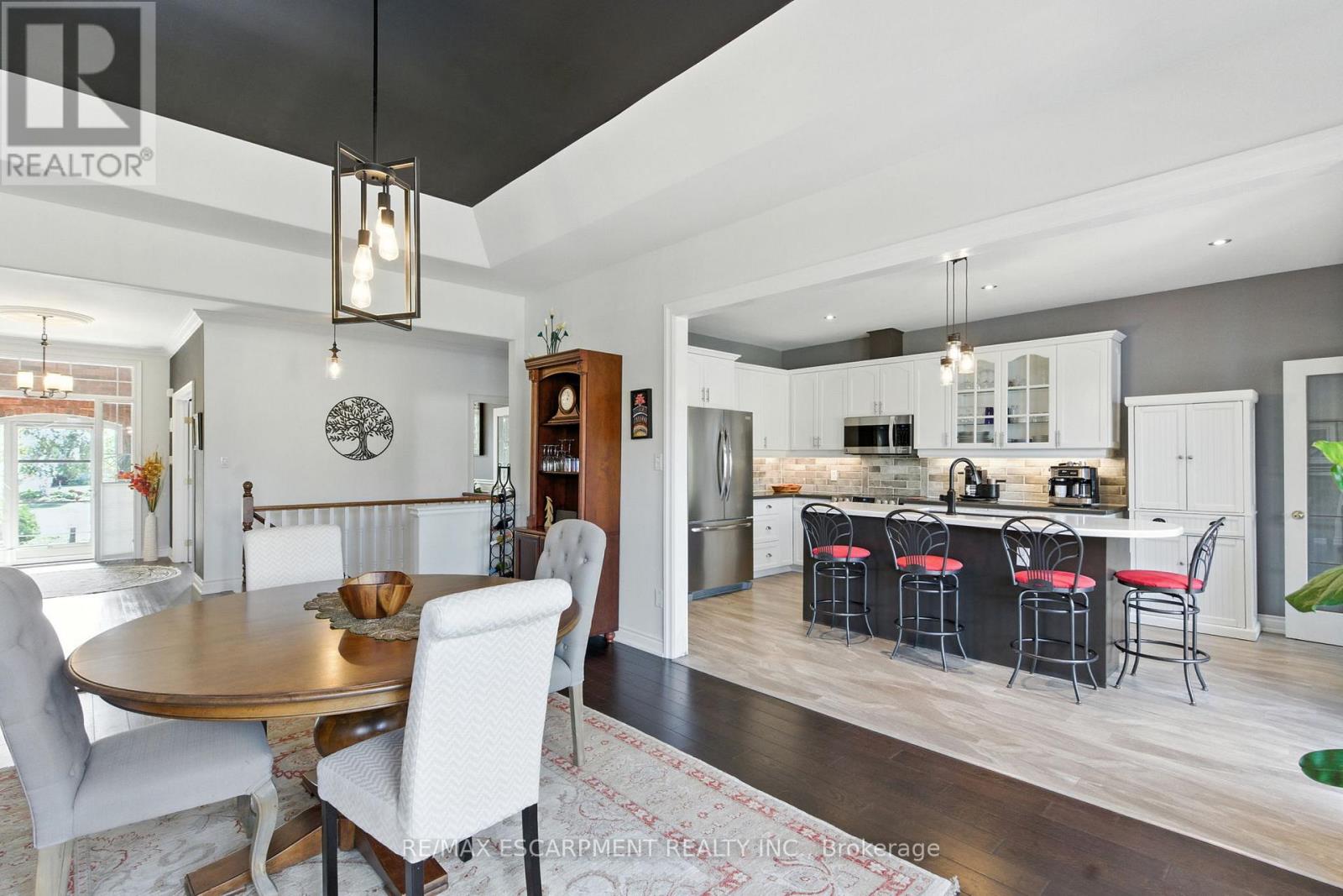 10 FEATHERSTONE AVENUE - 11