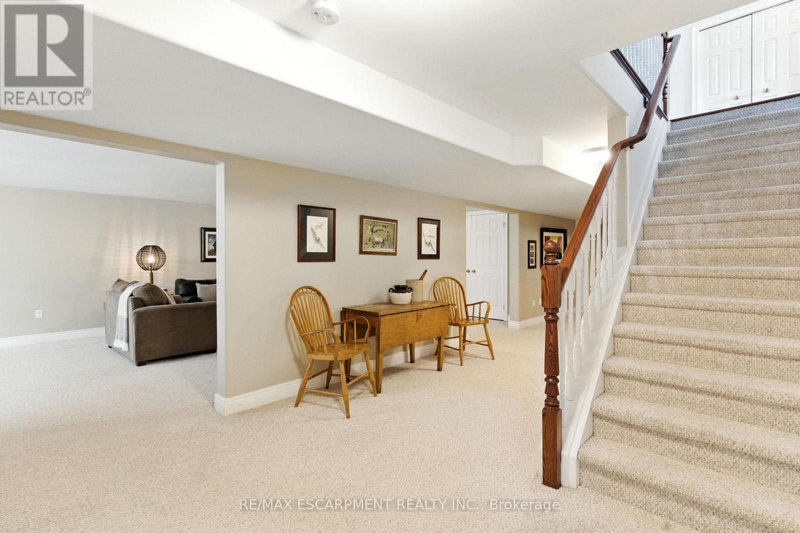 10 FEATHERSTONE AVENUE - 28
