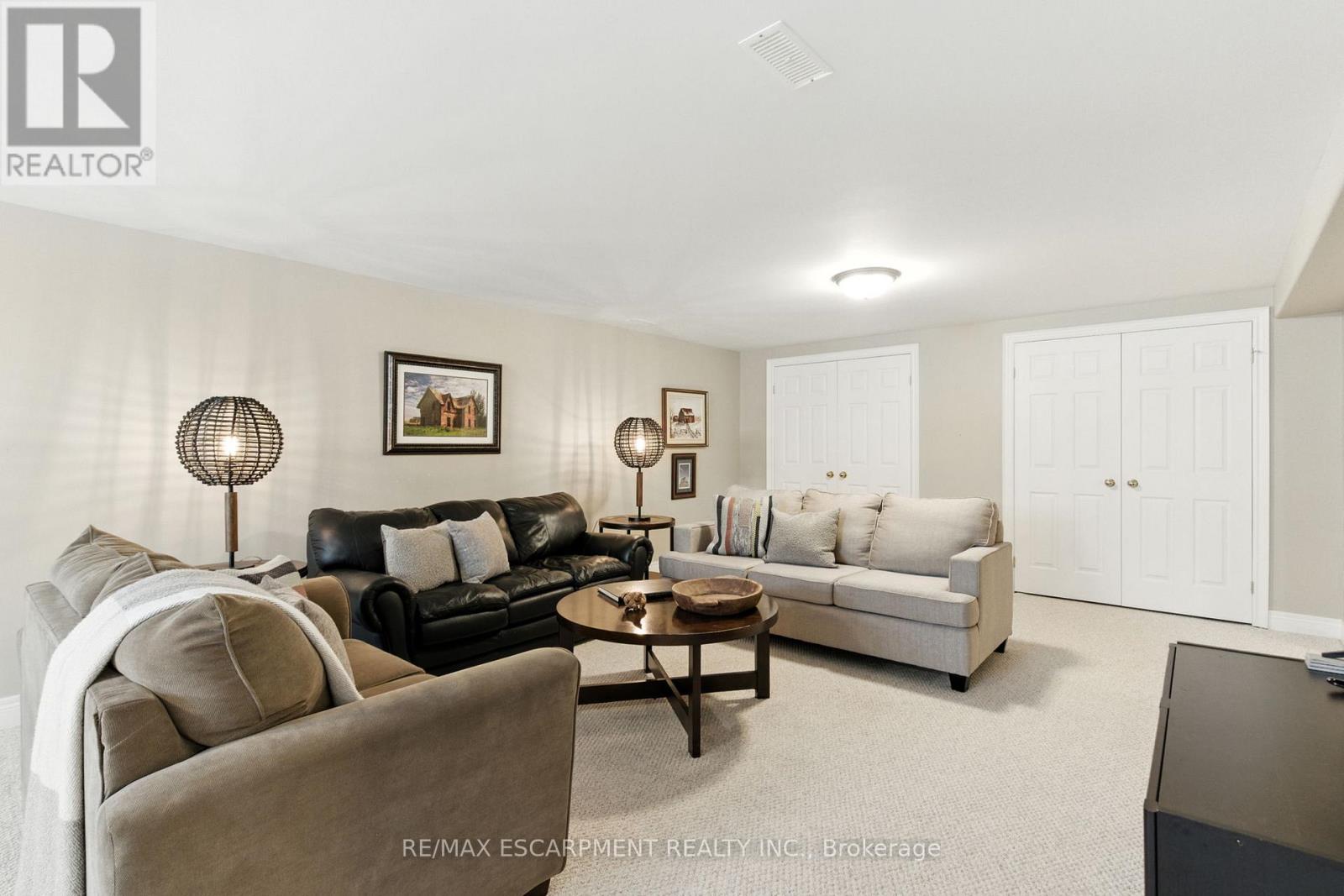 10 FEATHERSTONE AVENUE - 29