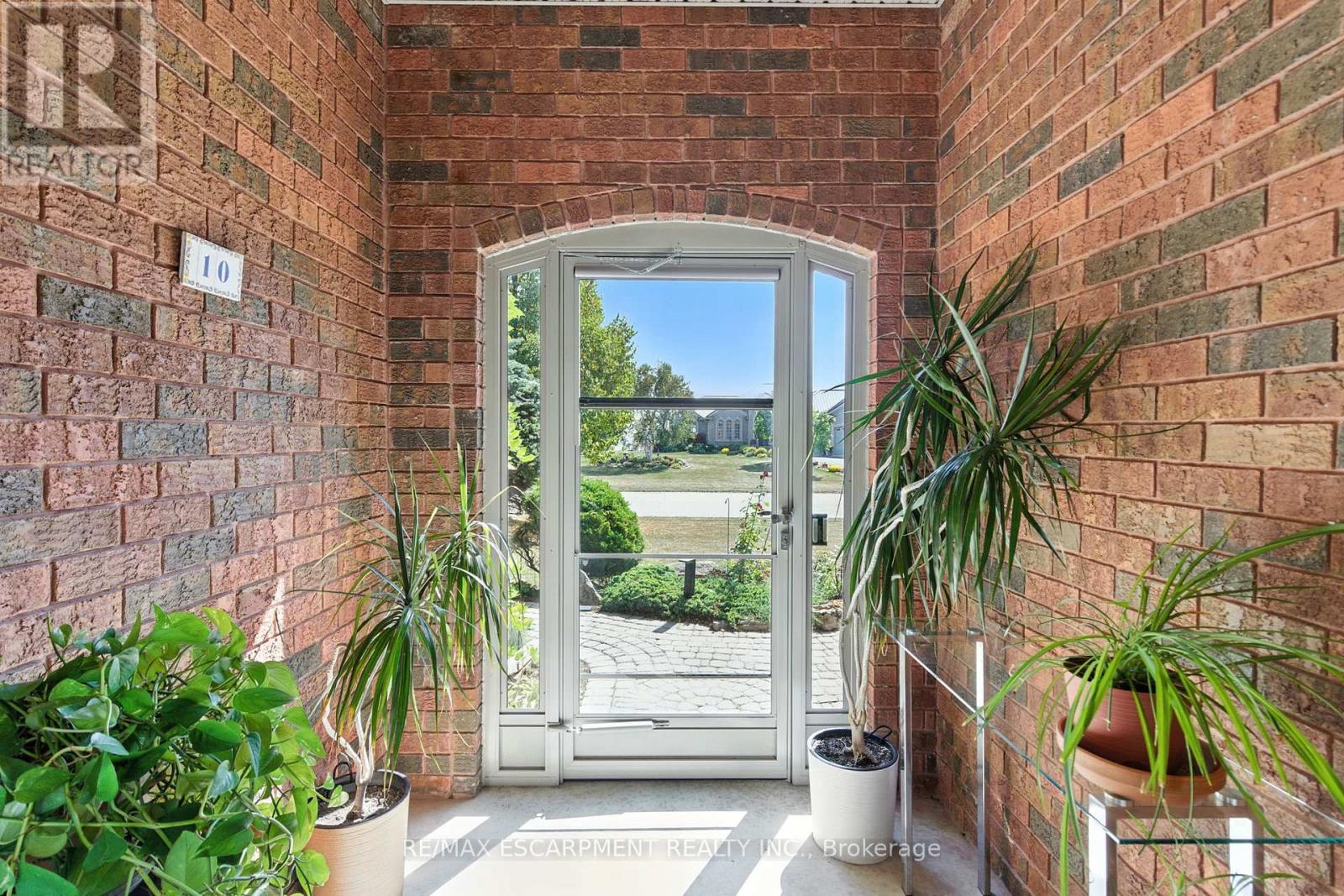 10 FEATHERSTONE AVENUE - 3