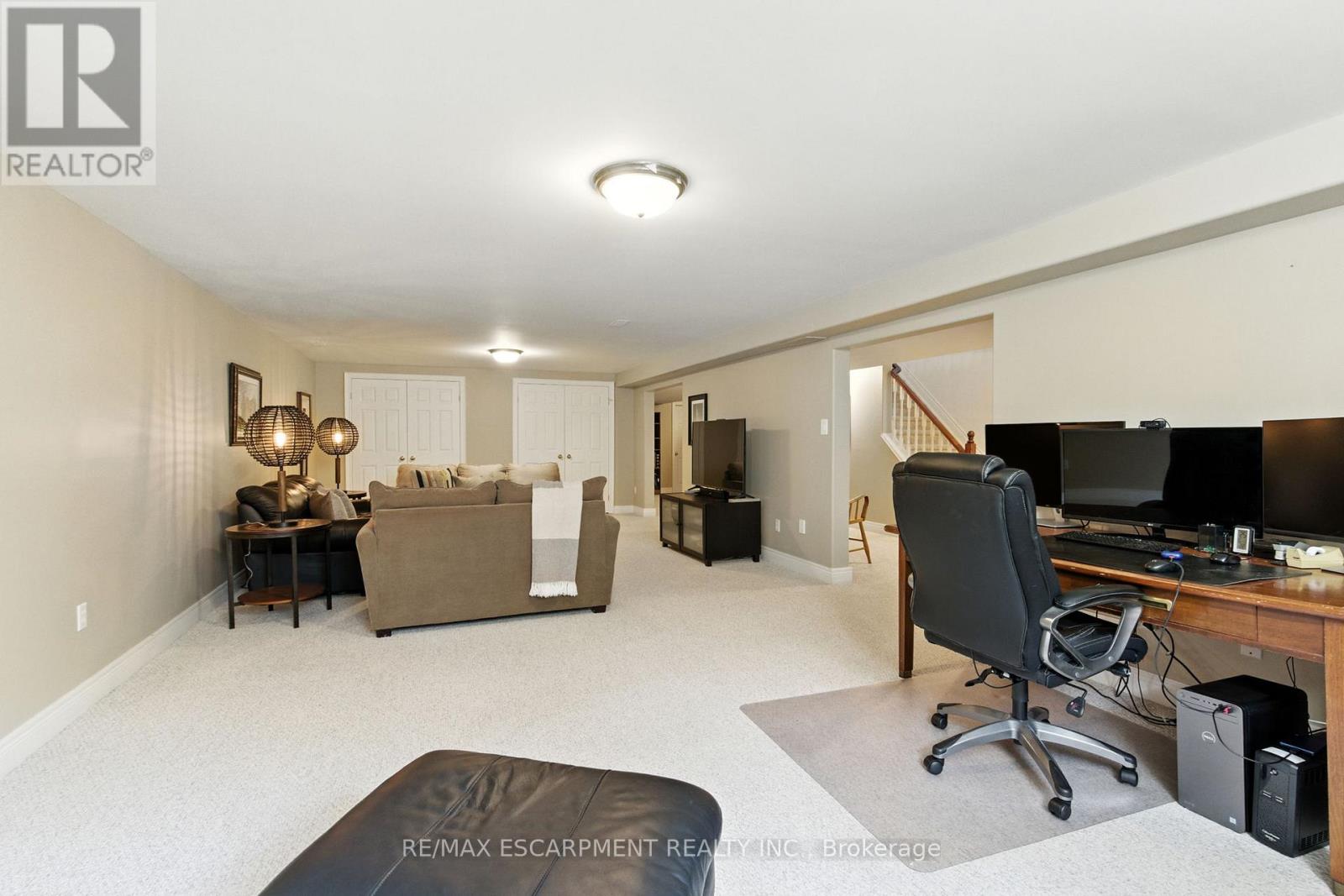 10 FEATHERSTONE AVENUE - 31