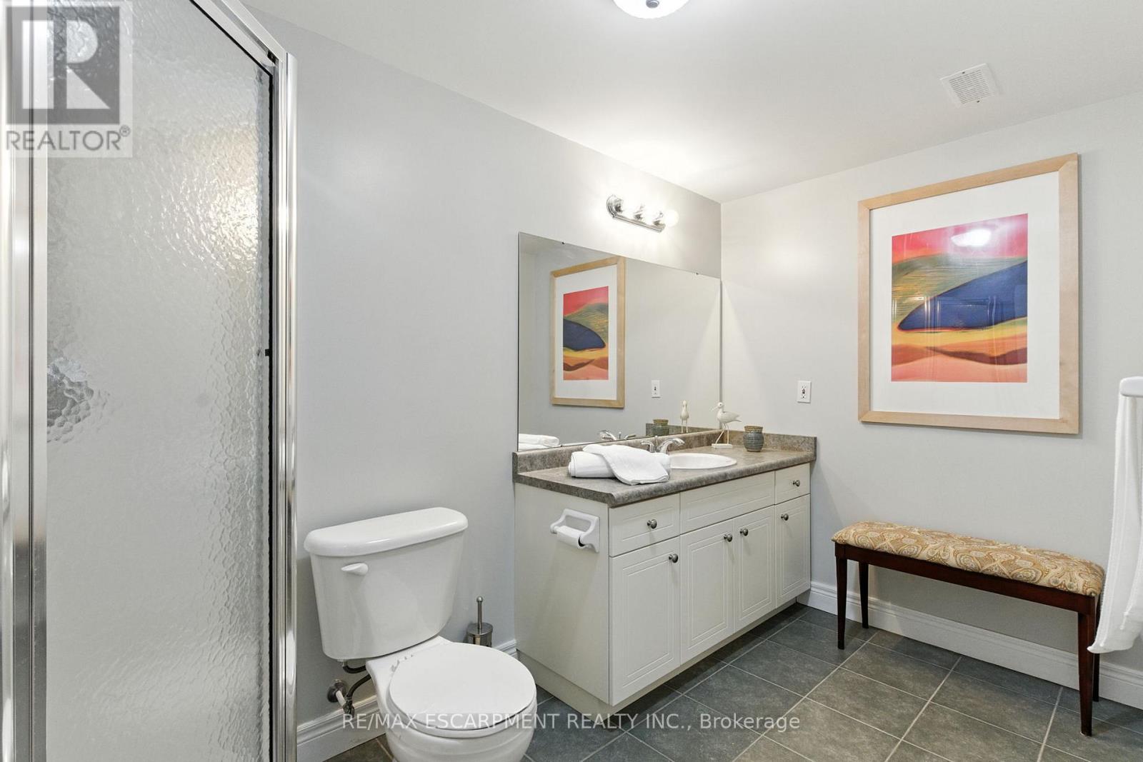 10 FEATHERSTONE AVENUE - 36