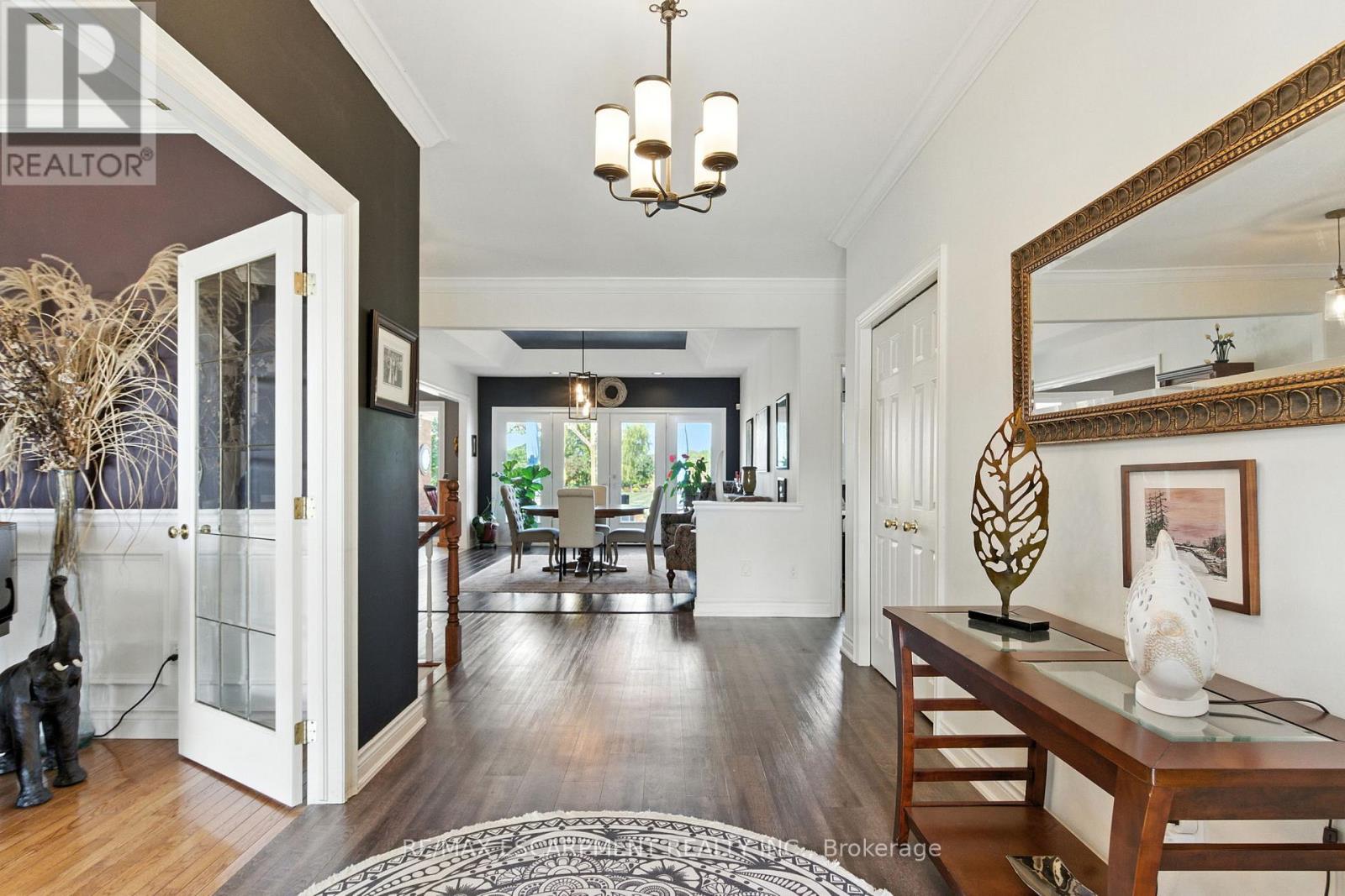 10 FEATHERSTONE AVENUE - 5