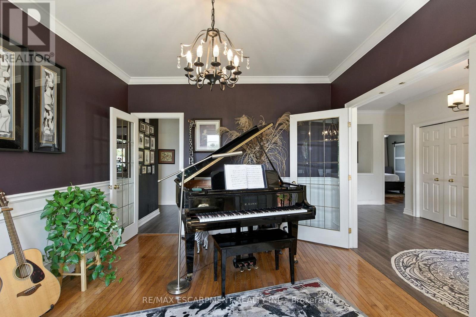 10 FEATHERSTONE AVENUE - 7