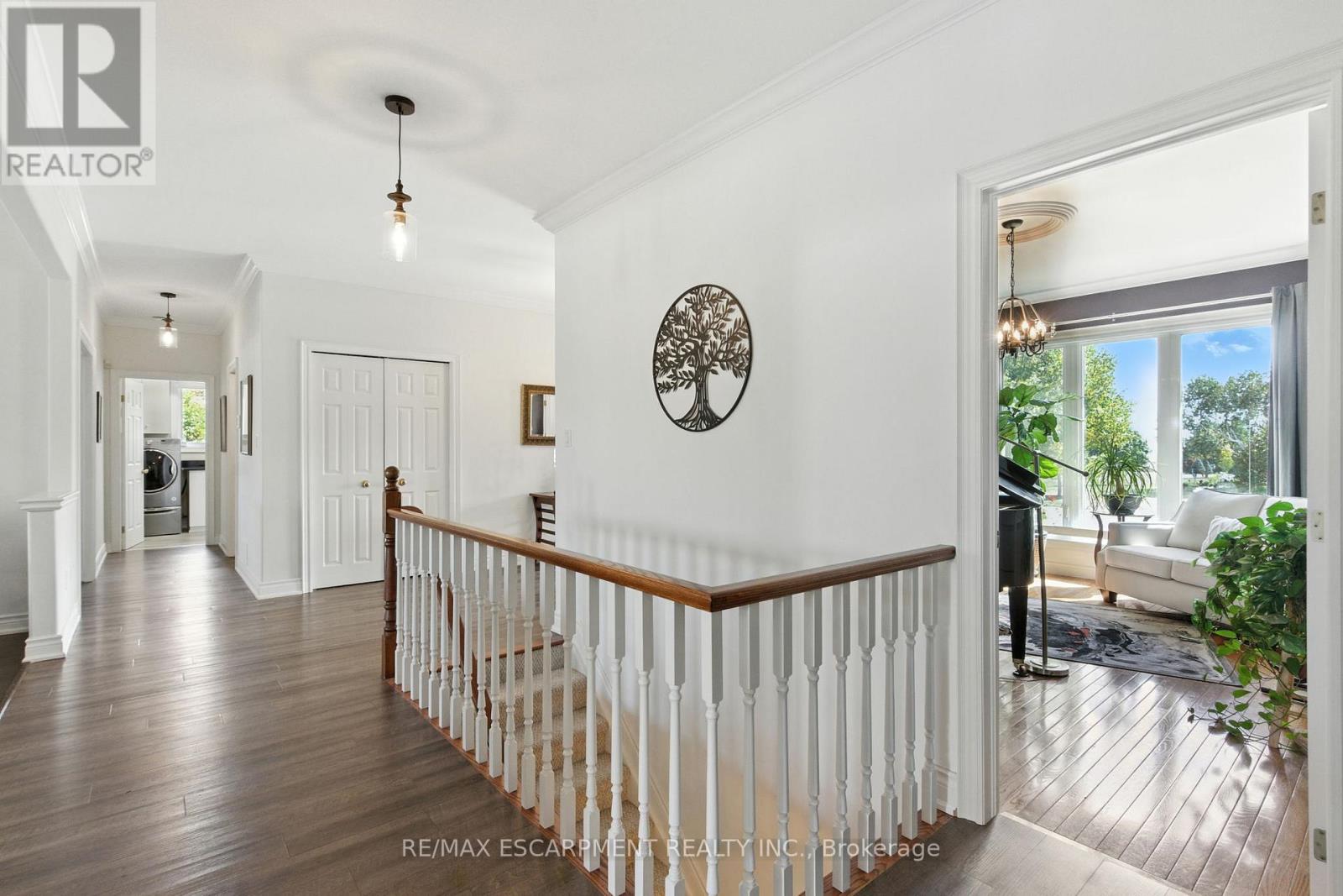10 FEATHERSTONE AVENUE - 8