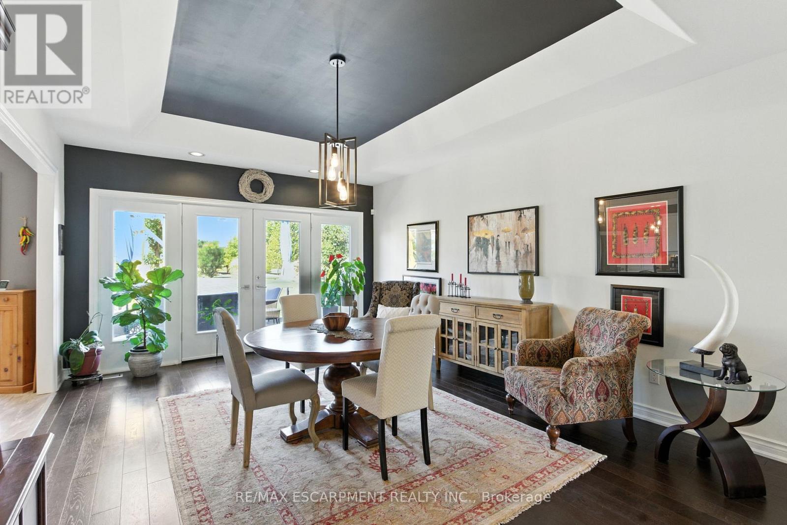 10 FEATHERSTONE AVENUE - 9