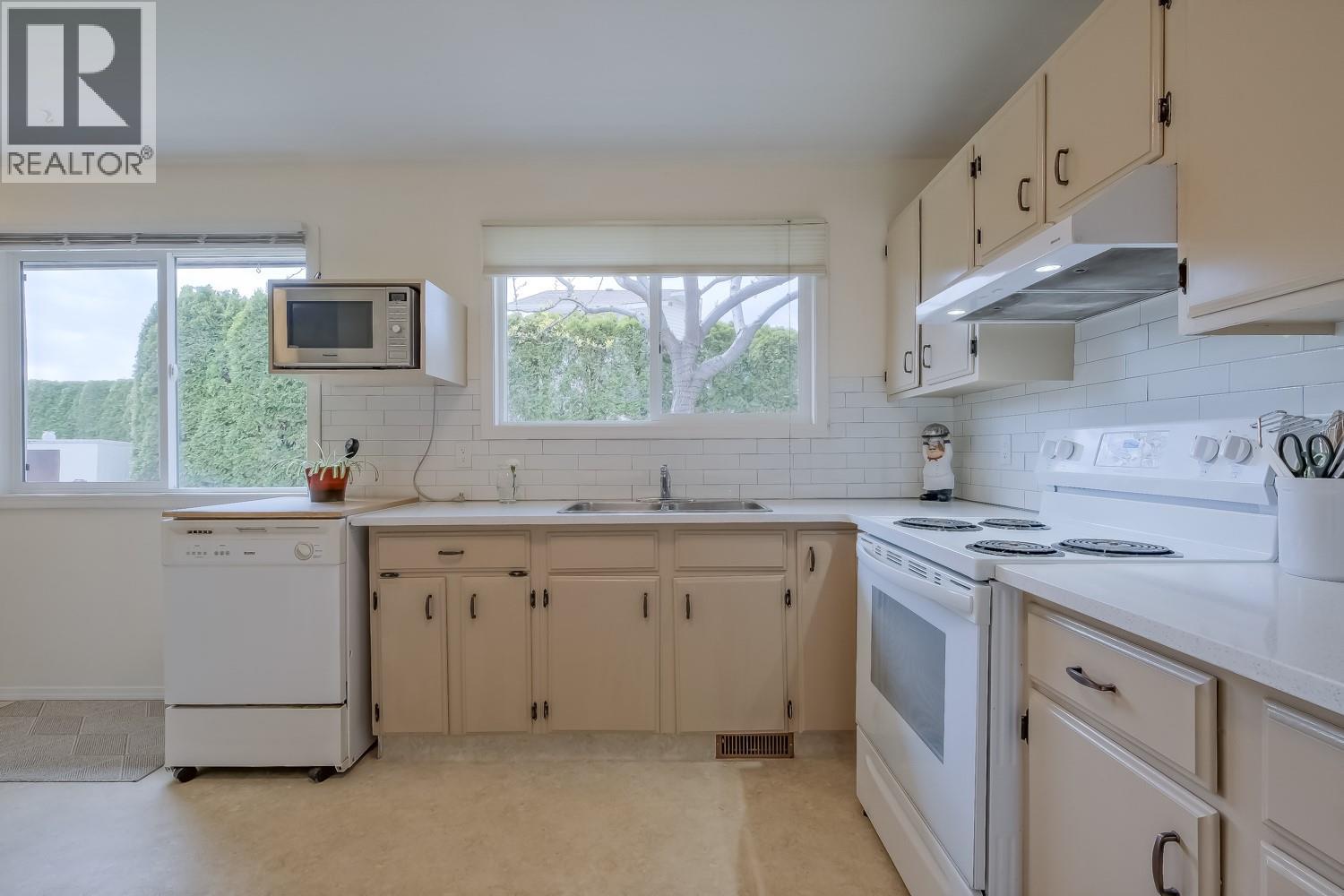2491 BASKIN Street, Penticton
