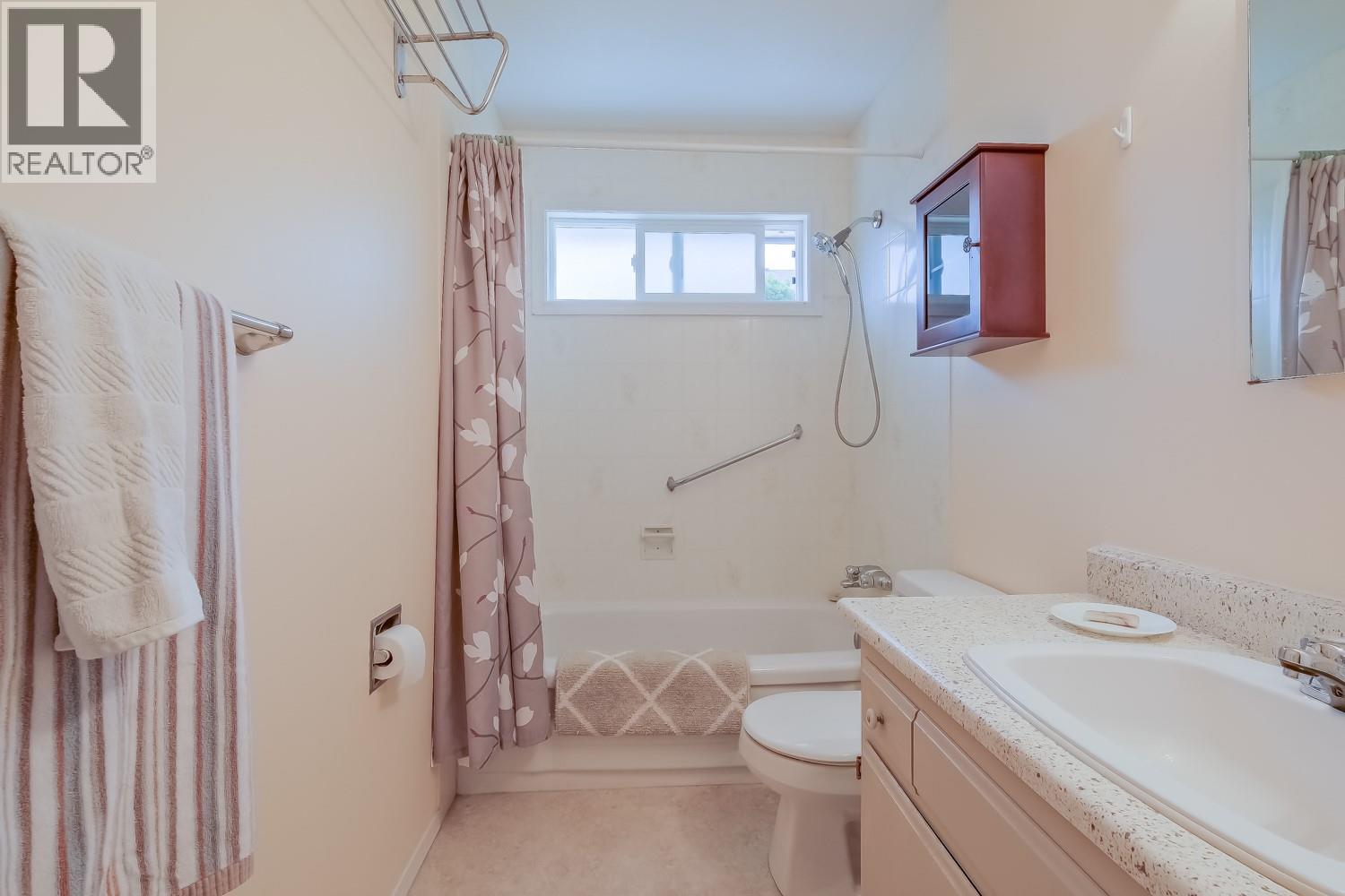 2491 BASKIN Street, Penticton