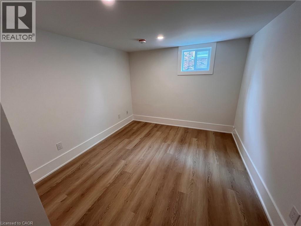 31 BERKLEY Road Unit# 3, Cambridge, Ontario, N1S3G4 — Photo 4