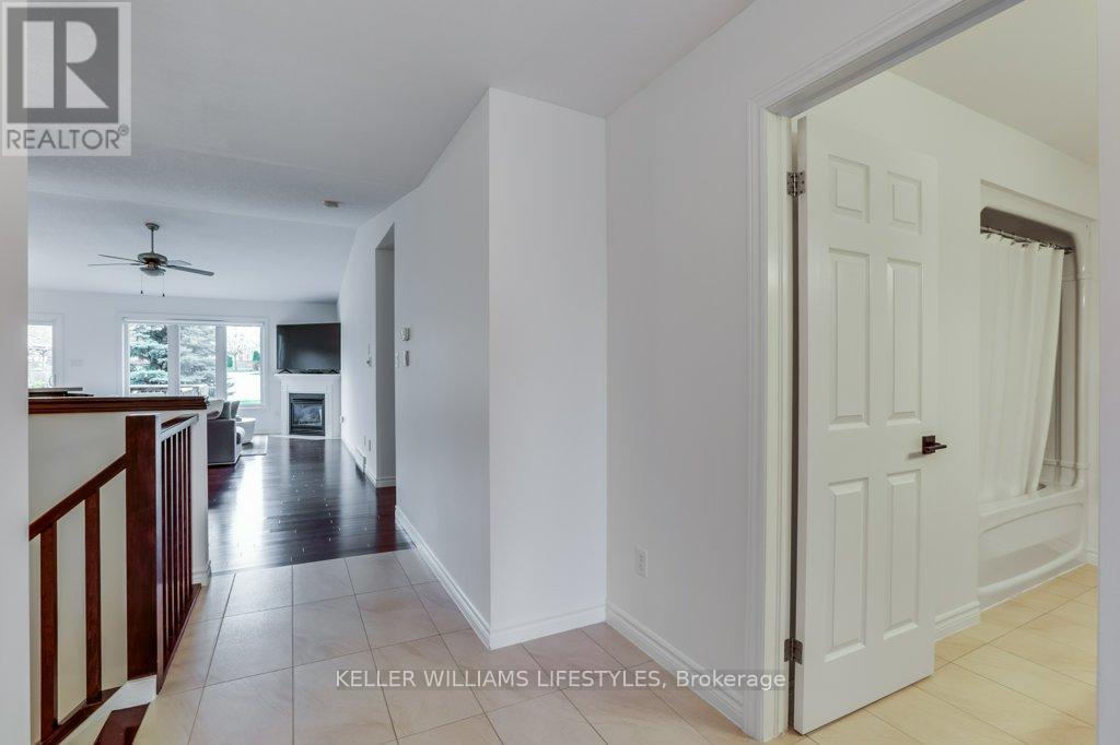 2090 DENVIEW AVENUE - 11