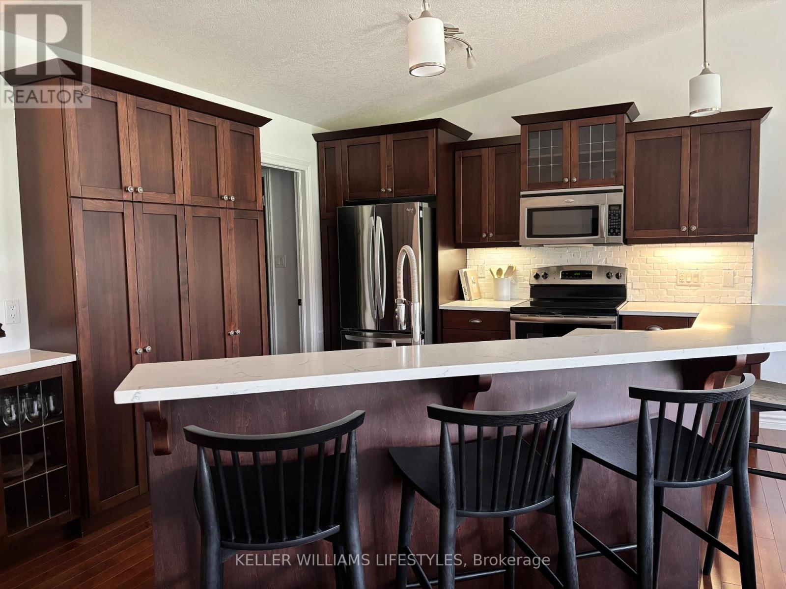 2090 DENVIEW AVENUE - 19