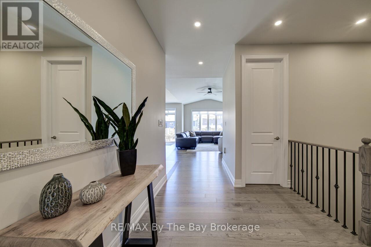 194 MAPLESIDE DRIVE - 9