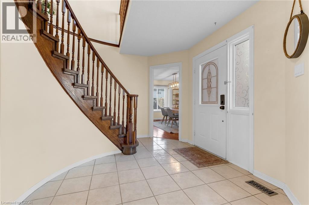 375 DELANCEY Boulevard, Hamilton, Ontario, L9B2B5 — Photo 4