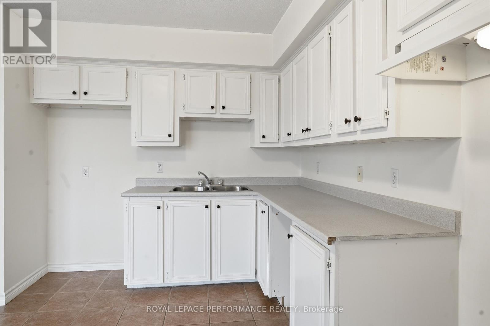 #122 1101 CLEMENT STREET - 17