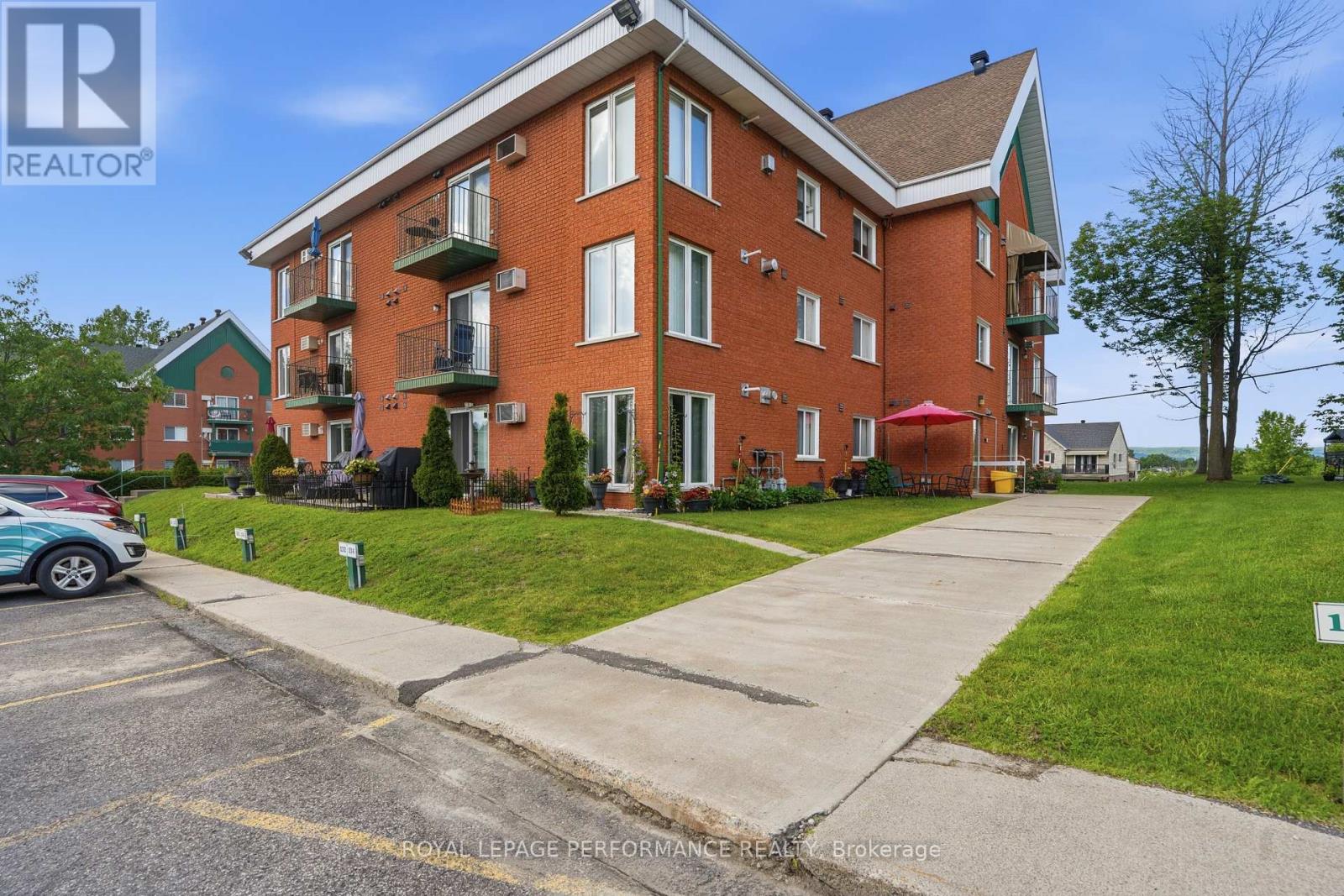 #122 1101 CLEMENT STREET - 36