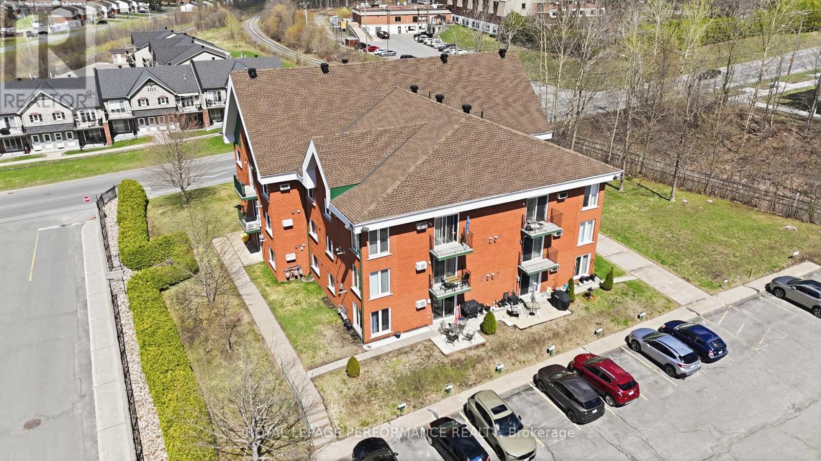 #122 1101 CLEMENT STREET - 39