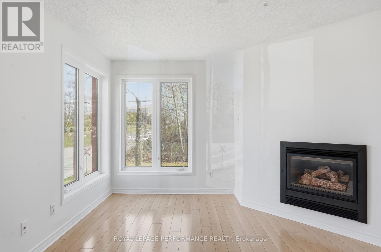 #122 1101 CLEMENT STREET - 9