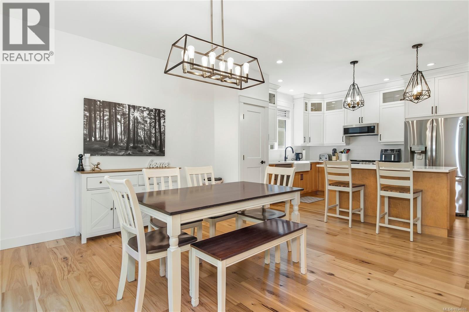 782 Salal St - 10