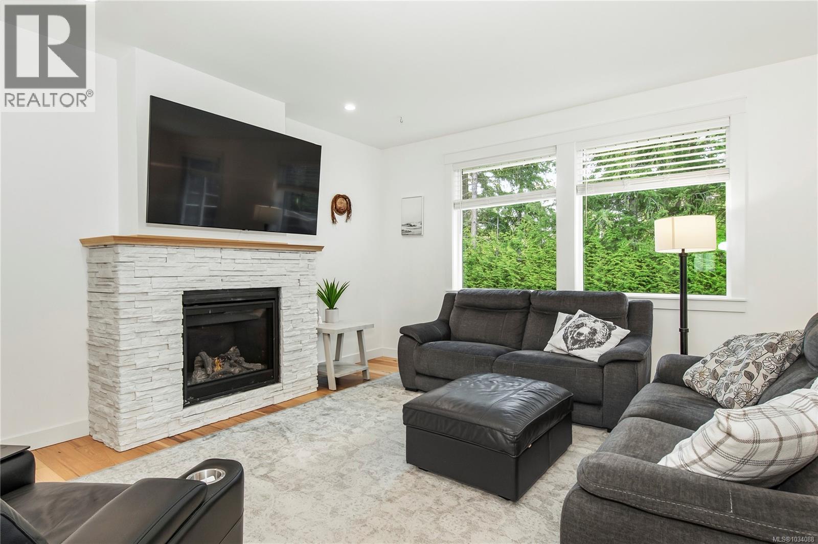 782 Salal St - 11