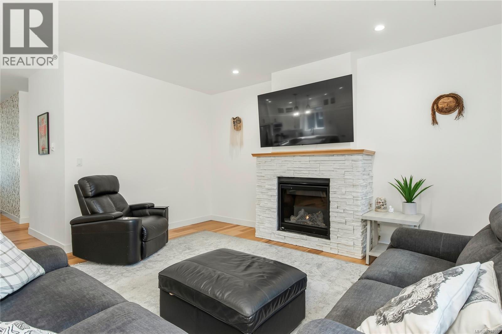782 Salal St - 12