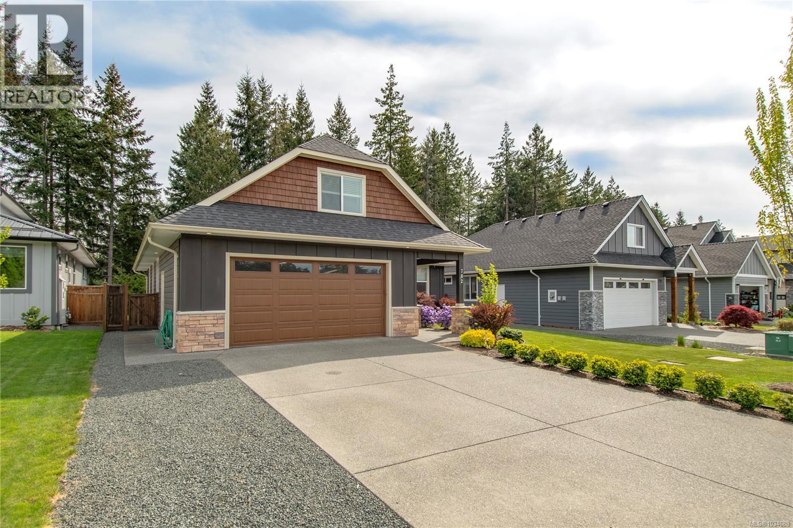 782 Salal St - Image 2